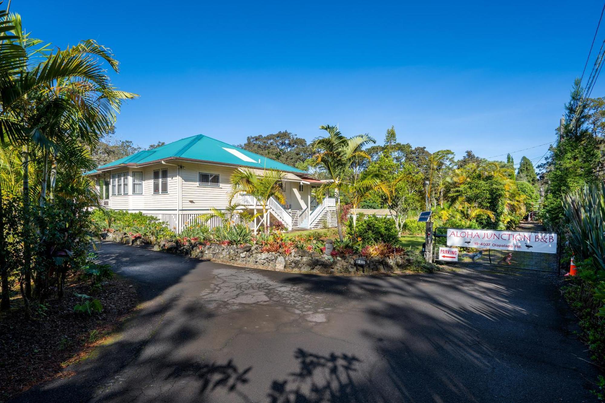 Aloha Junction Bed And Breakfast -Minutes Away From Hawaii Volcanoes National Park Dış mekan fotoğraf